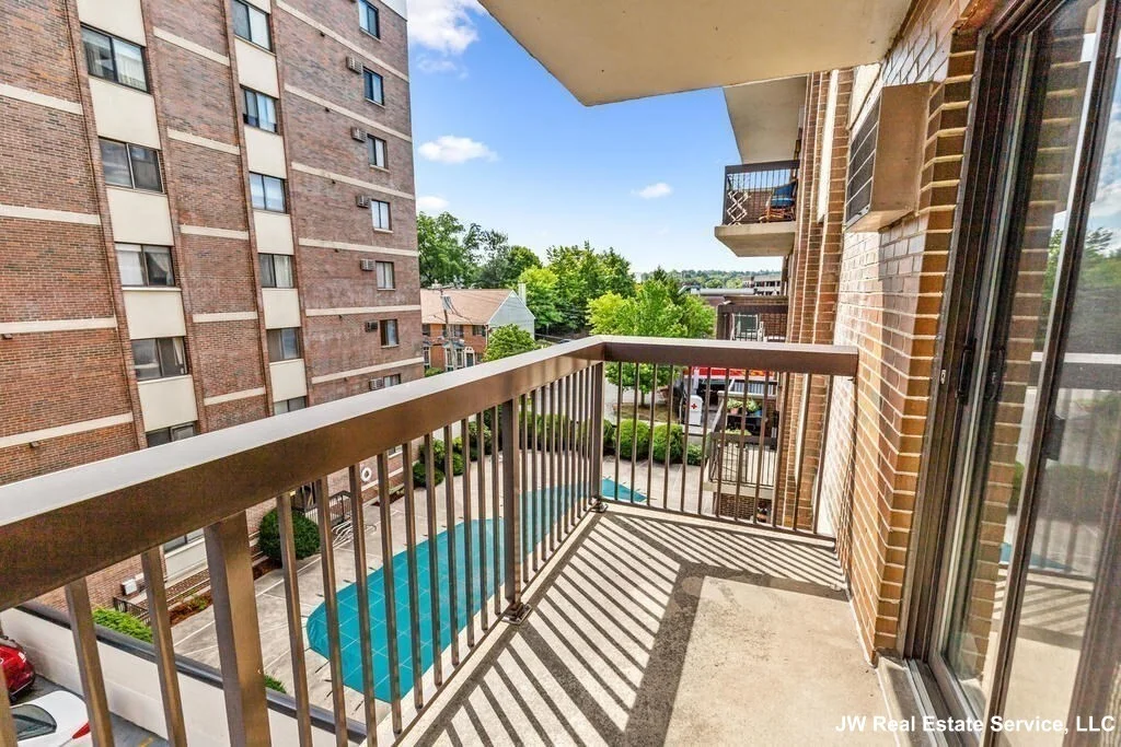 1 bed, 1 bath apartment for rent at 164 Galen St Unit 46, Watertown — photo 8 of 15