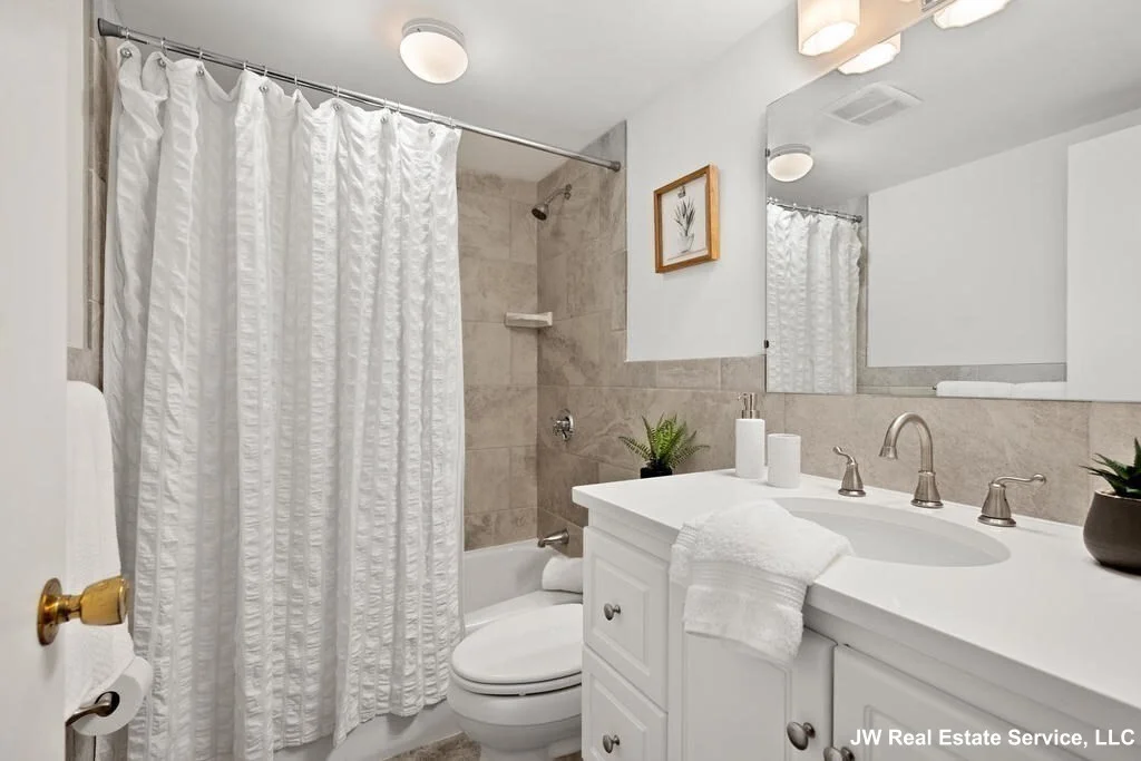 1 bed, 1 bath apartment for rent at 164 Galen St Unit 46, Watertown — photo 9 of 15