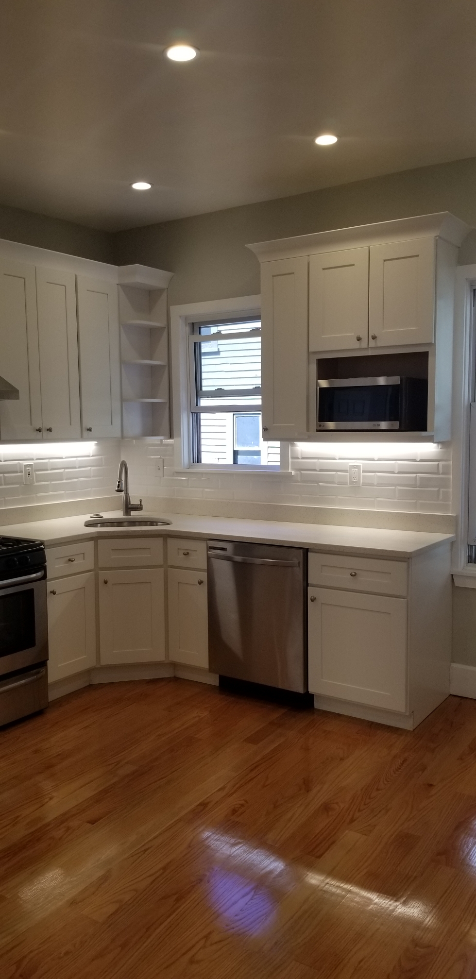 4 bed, 2 bath apartment for rent at 164 Hyde Park Ave Unit 2, Jamaica Plain — photo 4 of 14