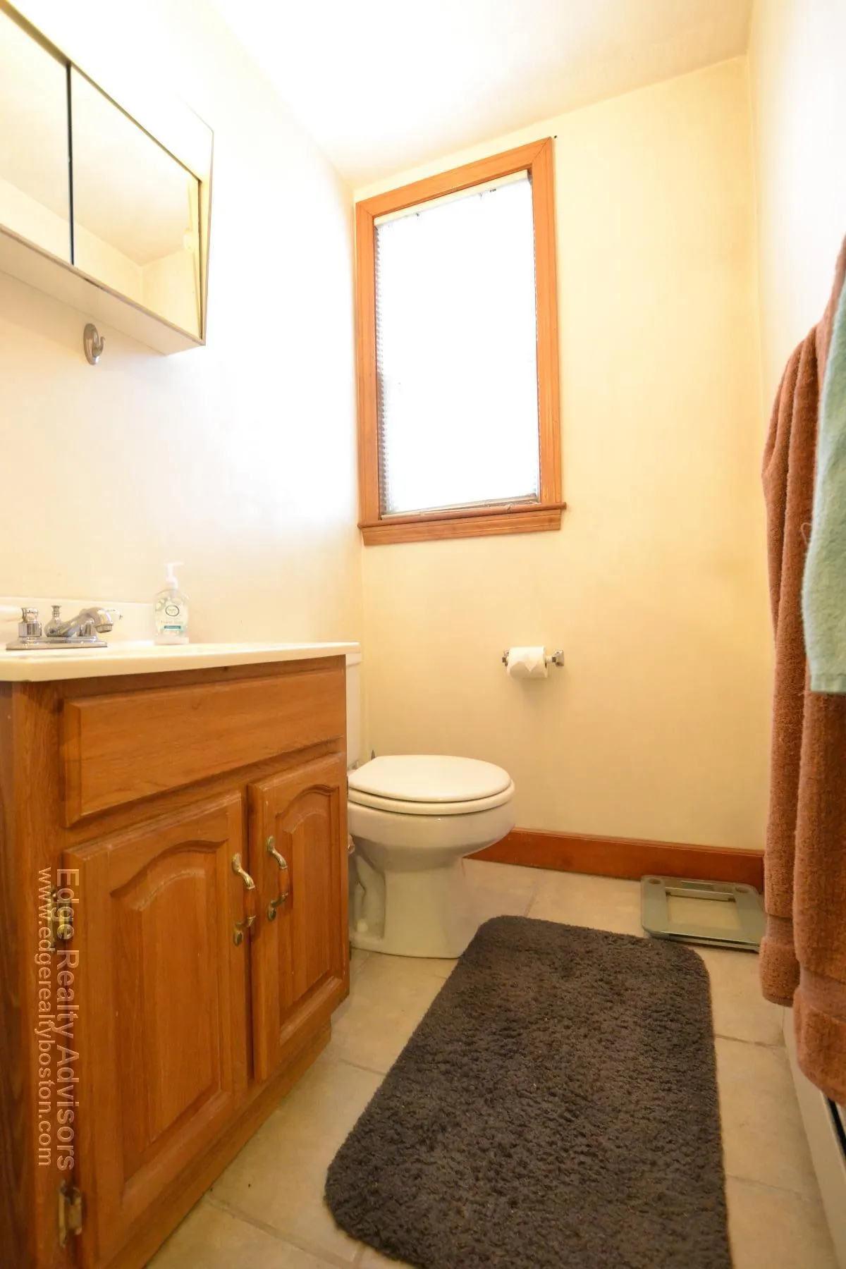 3 bed, 1.5 bath apartment for rent at 164 Kelton St Unit 2, Brighton — photo 7 of 8