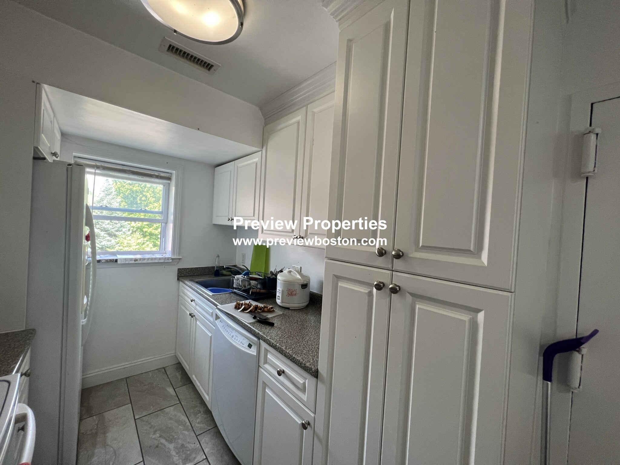 3 bed, 2 bath apartment for rent at 164 Newton St Unit 3, Brighton — photo 3 of 14
