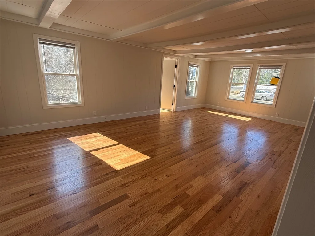 5 bed, 2 bath apartment for rent at 164 Palmer Rd, Plympton — photo 4 of 10