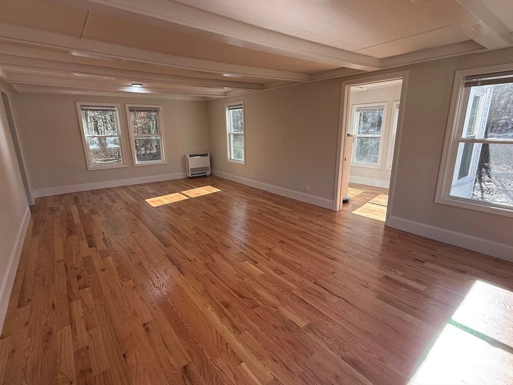 5 bed, 2 bath apartment for rent at 164 Palmer Rd, Plympton — photo 3 of 10