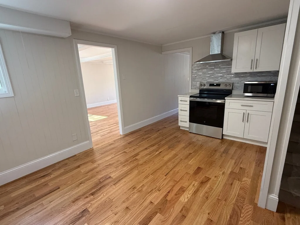 5 bed, 2 bath apartment for rent at 164 Palmer Rd, Plympton — photo 7 of 10