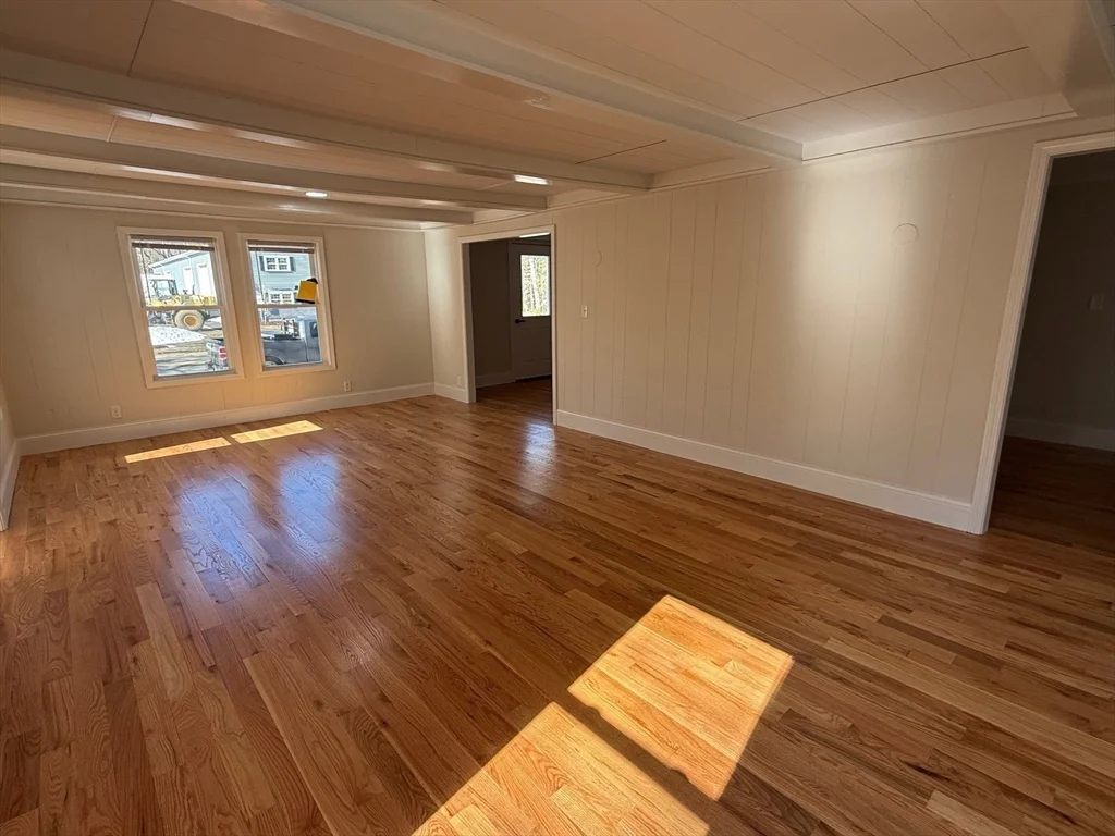 5 bed, 2 bath apartment for rent at 164 Palmer Rd, Plympton — photo 5 of 10