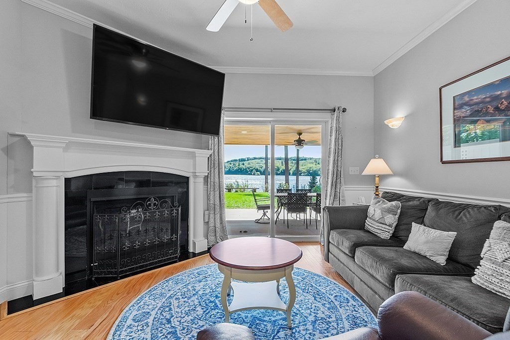 1 bed, 1 bath apartment for rent at 164 South Ashburnham Rd Unit B, Westminster — photo 1 of 41