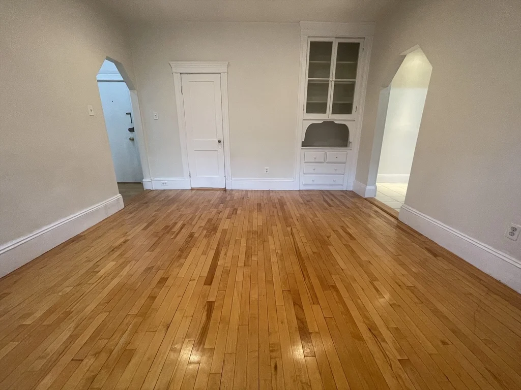 1 bed, 1 bath apartment for rent at 164 Strathmore Rd Unit 12, Brighton — photo 6 of 22