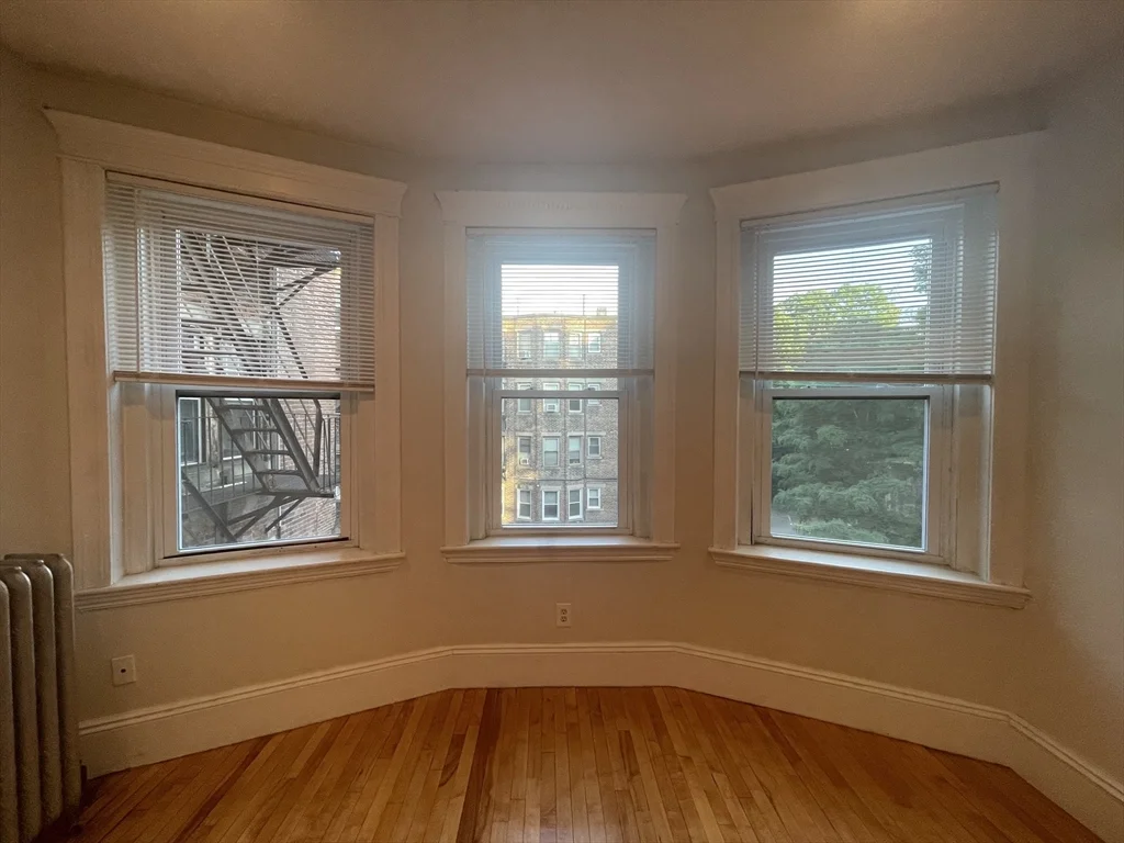 1 bed, 1 bath apartment for rent at 164 Strathmore Rd Unit 12, Brighton — photo 4 of 22
