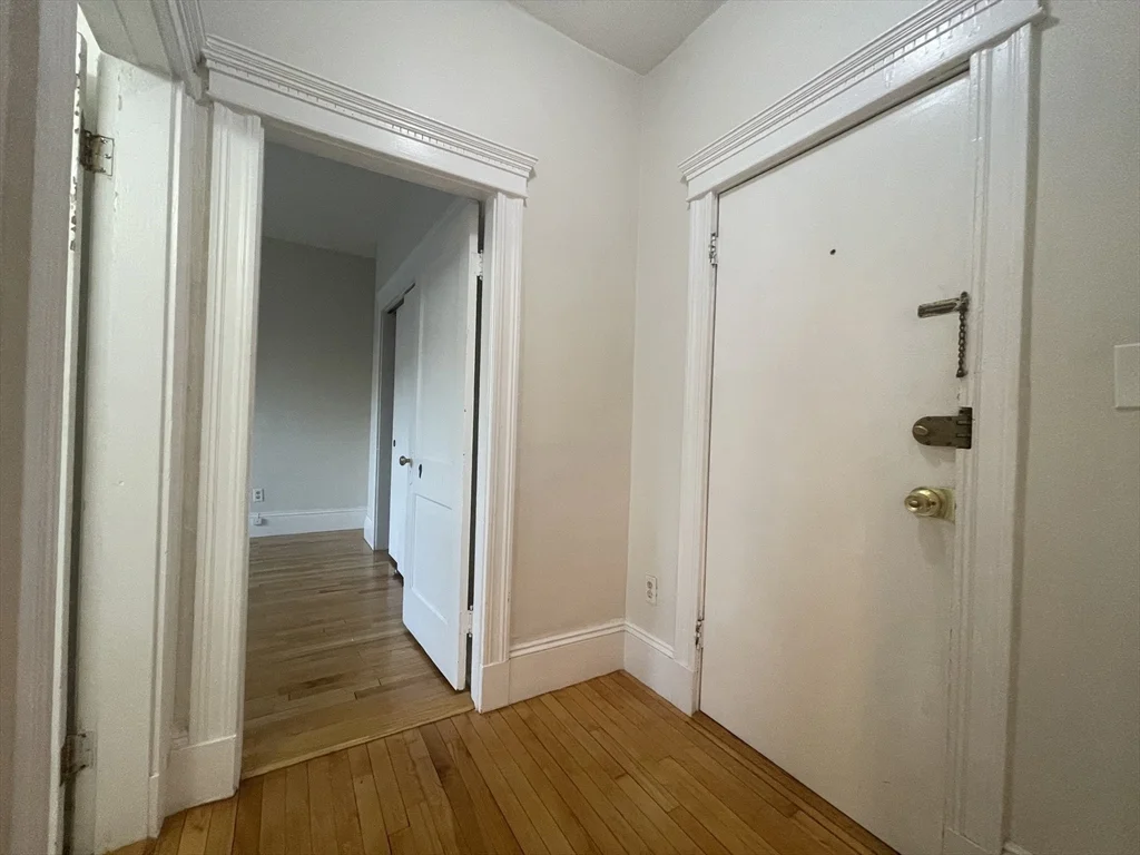 1 bed, 1 bath apartment for rent at 164 Strathmore Rd Unit 12, Brighton — photo 8 of 22