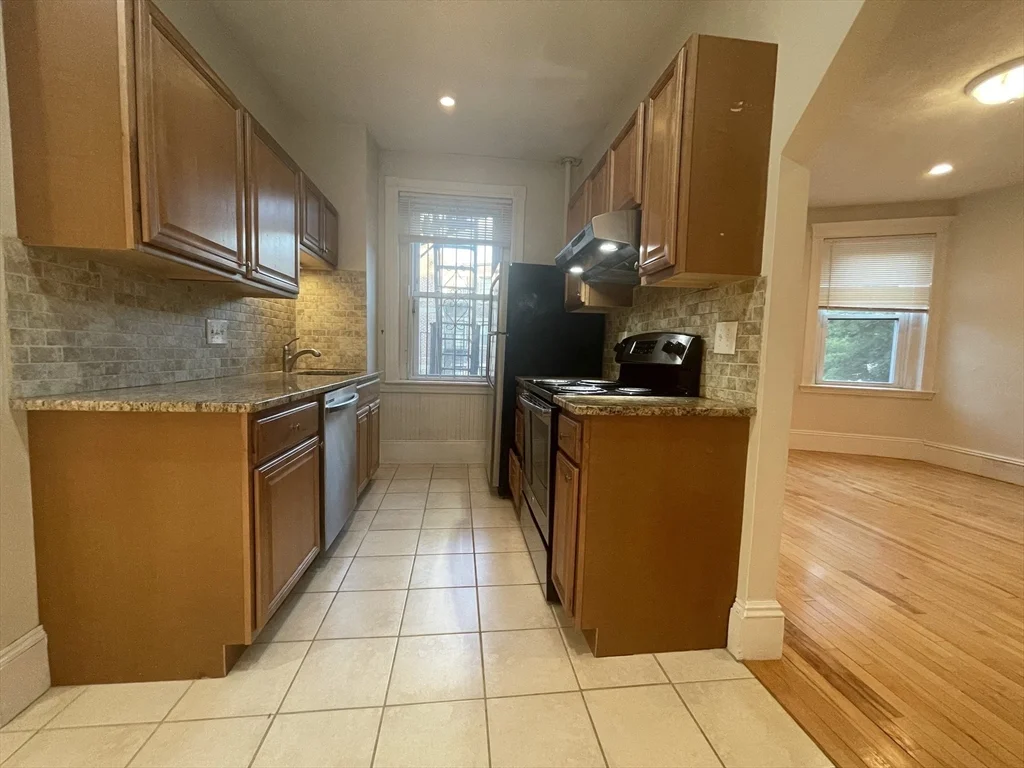 1 bed, 1 bath apartment for rent at 164 Strathmore Rd Unit 12, Brighton — photo 13 of 22