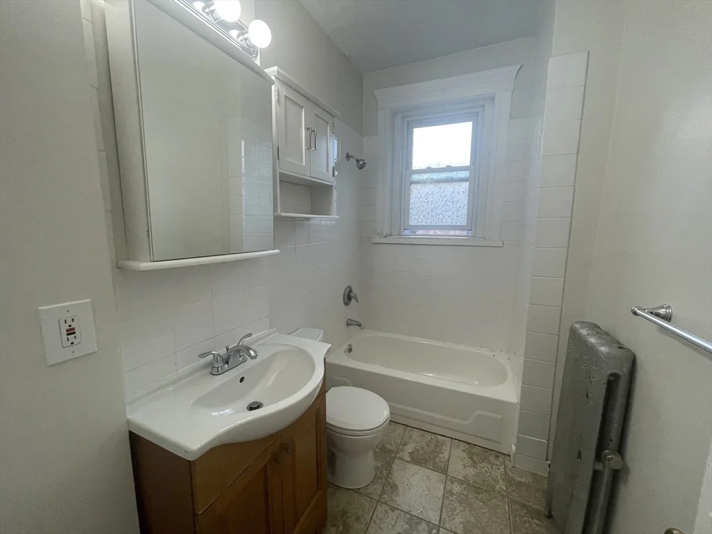 1 bed, 1 bath apartment for rent at 164 Strathmore Rd Unit 12, Brighton — photo 17 of 22
