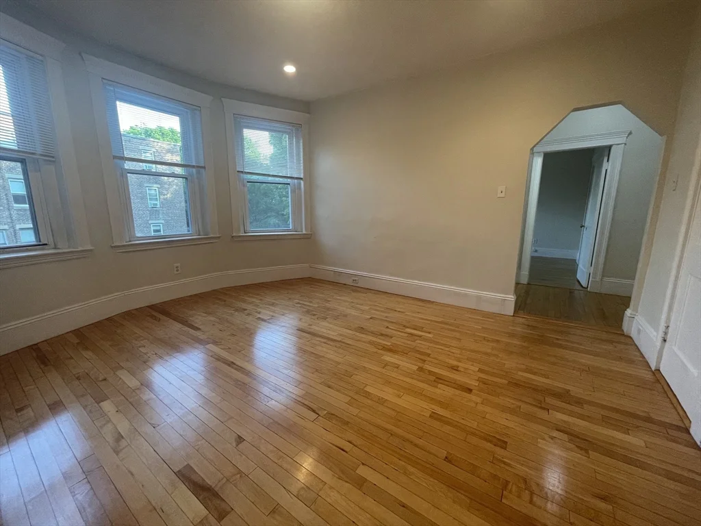 1 bed, 1 bath apartment for rent at 164 Strathmore Rd Unit 12, Brighton — photo 5 of 22
