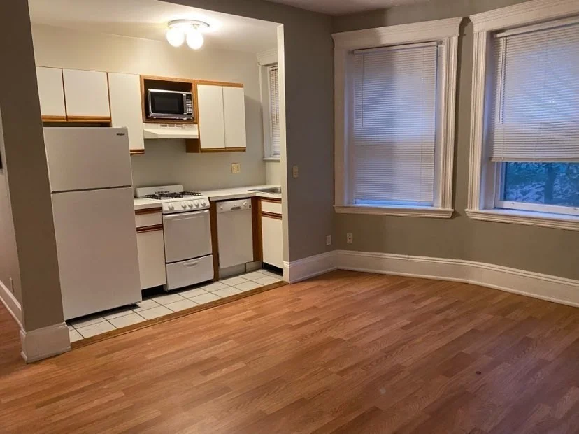 1 bed, 1 bath apartment for rent at 164 Strathmore Rd Unit 14, Brighton — photo 2 of 5