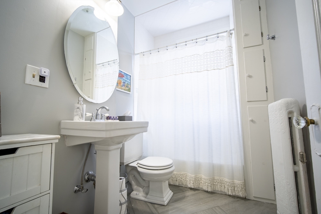2 bed, 1 bath apartment for rent at 164 Strathmore Rd Unit 17, Brighton — photo 10 of 12