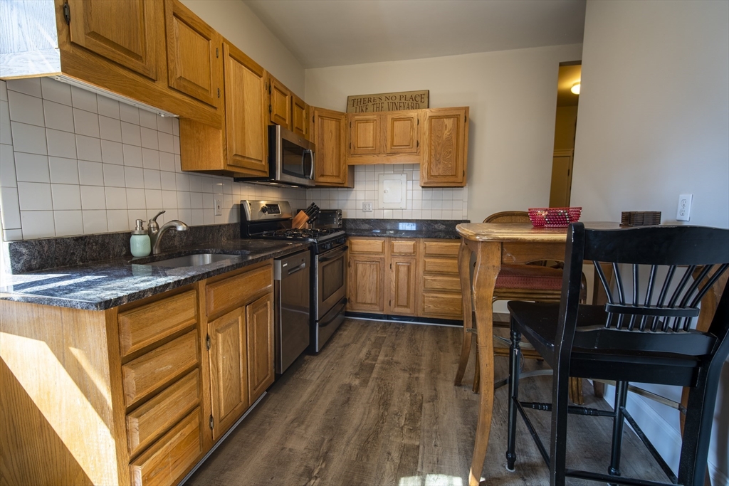 2 bed, 1 bath apartment for rent at 164 Strathmore Rd Unit 17, Brighton — photo 4 of 12