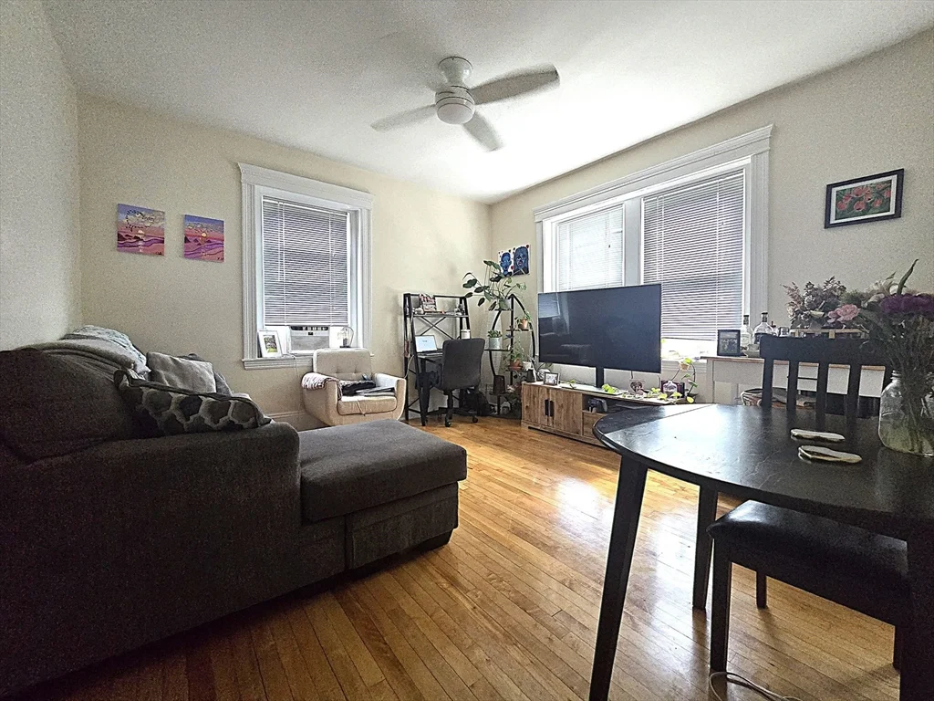 1 bed, 1 bath apartment for rent at 164 Strathmore Rd Unit 25, Brighton — photo 2 of 7