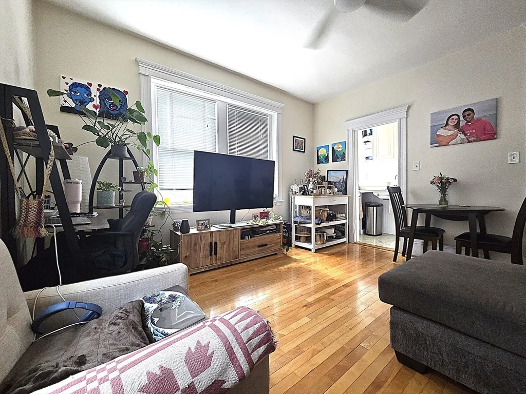 1 bed, 1 bath apartment for rent at 164 Strathmore Rd Unit 25, Brighton — photo 1 of 7