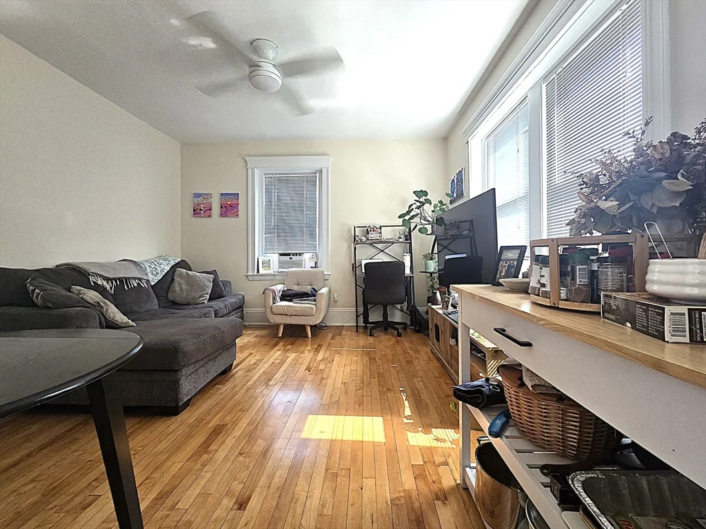 1 bed, 1 bath apartment for rent at 164 Strathmore Rd Unit 25, Brighton — photo 3 of 7
