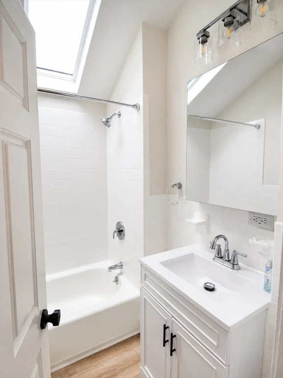 3 bed, 1 bath apartment for rent at 164 Warren Ave Unit 164, Whitman — photo 9 of 22