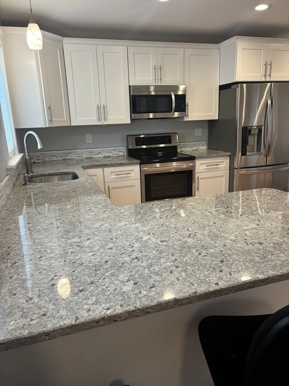 2 bed, 1 bath apartment for rent at 164 Washington St Unit 1, Gardner — photo 3 of 29