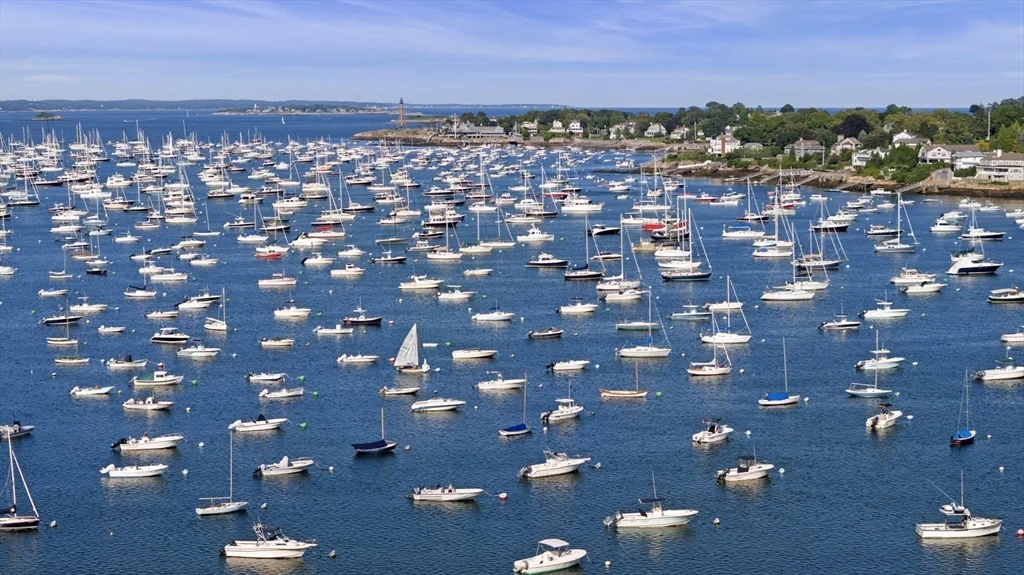 1 bed, 1 bath apartment for rent at 164 Washington St Unit A, Marblehead — photo 22 of 24