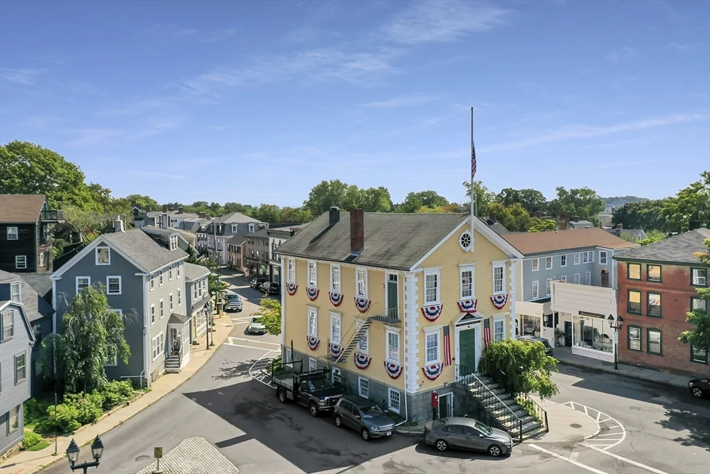 1 bed, 1 bath apartment for rent at 164 Washington St Unit A, Marblehead — photo 18 of 24