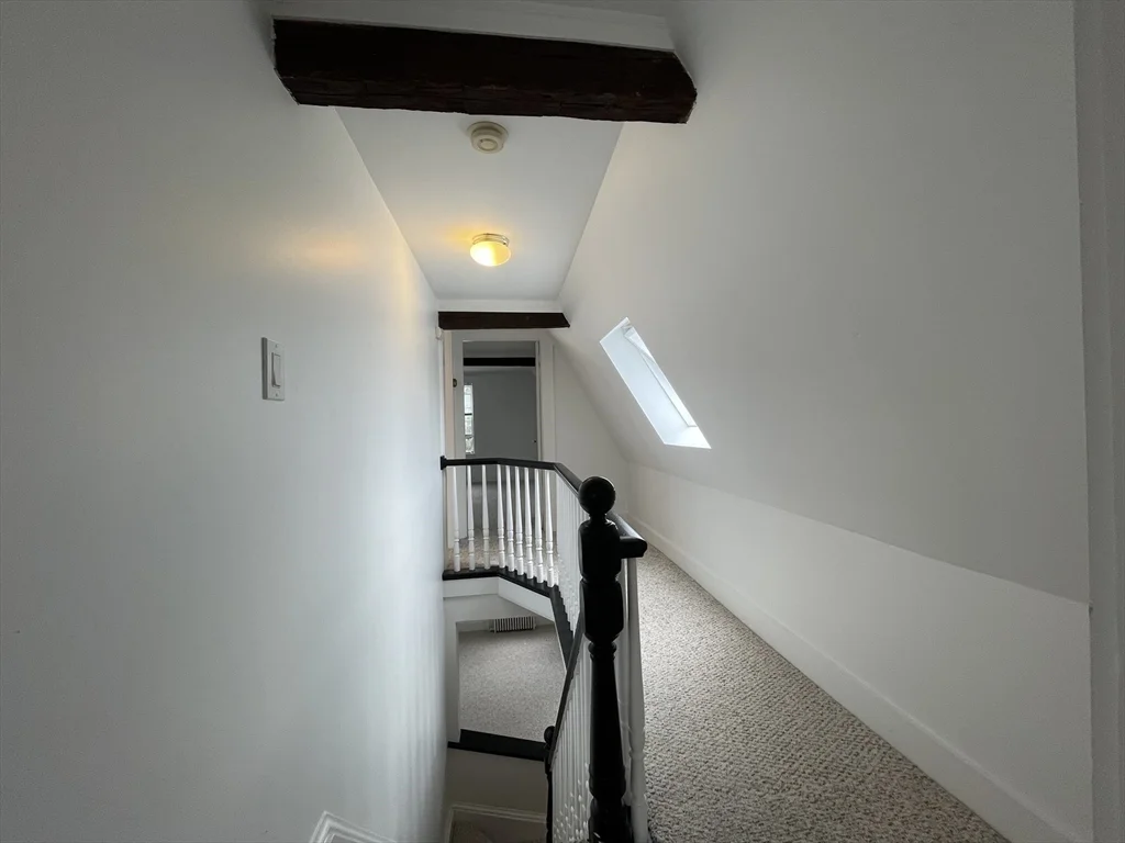 1 bed, 1 bath apartment for rent at 164 Washington St Unit A, Marblehead — photo 4 of 24