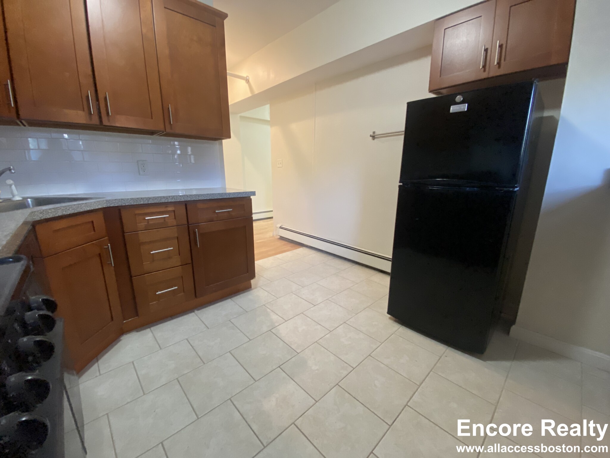 2 bed, 1 bath apartment for rent at 1640 Commonwealth Ave Unit 00, Brighton — photo 3 of 25