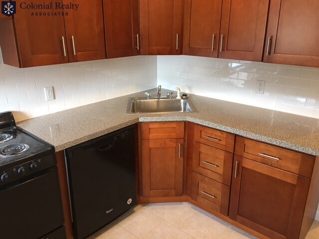 2 bed, 1 bath apartment for rent at 1641 Commonwealth Ave Unit 1, Brighton — photo 2 of 18