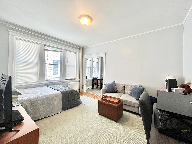 Studio bed, 1 bath apartment for rent at 1641 Commonwealth Ave Unit 11, Brighton — photo 4 of 7