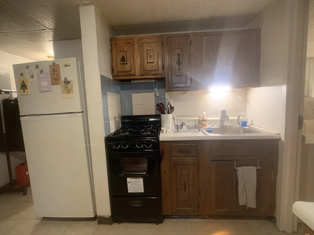 1 bed, 1 bath apartment for rent at 1641 Commonwealth Ave Unit 19, Brighton — photo 9 of 18