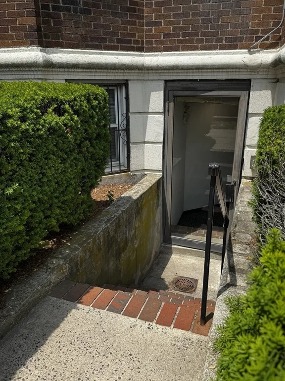 1 bed, 1 bath apartment for rent at 1641 Commonwealth Ave Unit 19, Brighton — photo 2 of 18