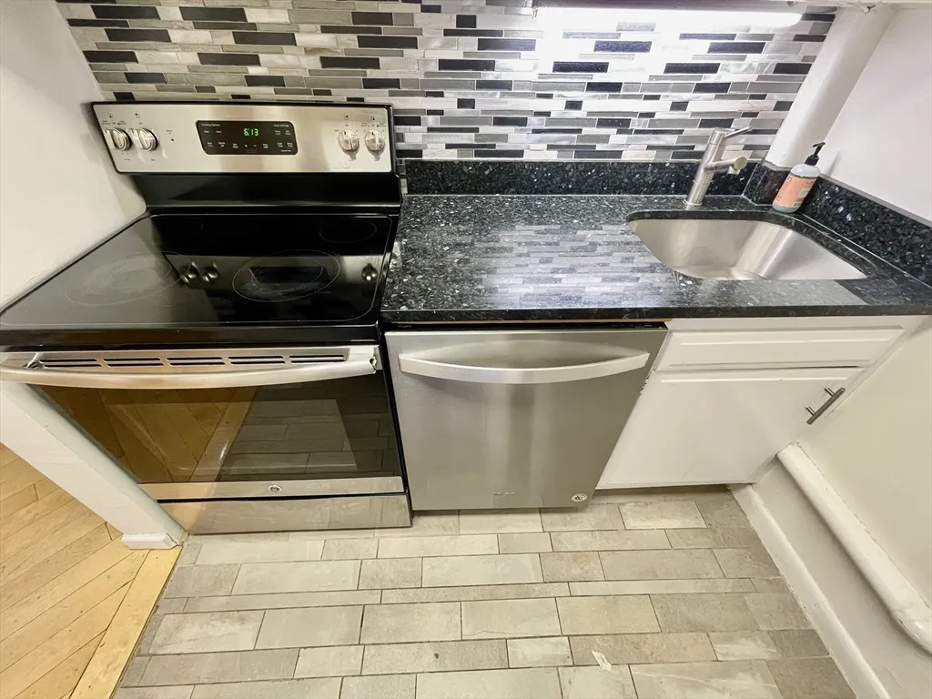 1 bed, 1 bath apartment for rent at 1643 Cambridge St Unit 21, Mid-Cambridge — photo 6 of 28