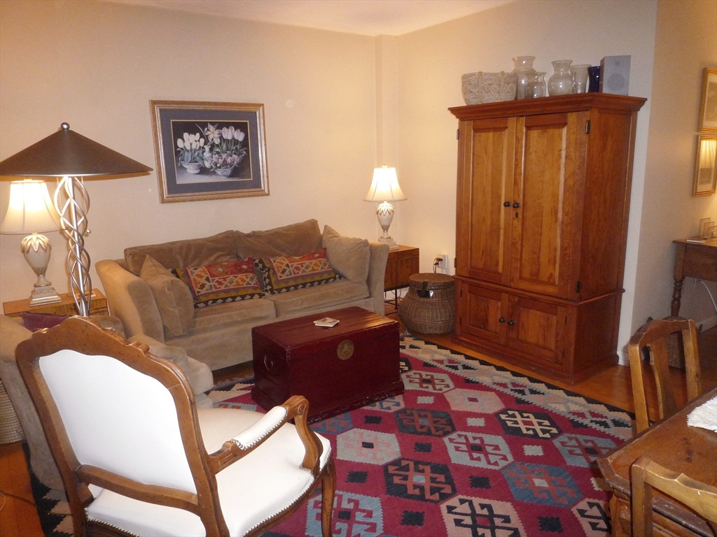 2 bed, 1 bath apartment for rent at 1643 Cambridge St Unit 32, Mid-Cambridge — photo 4 of 23