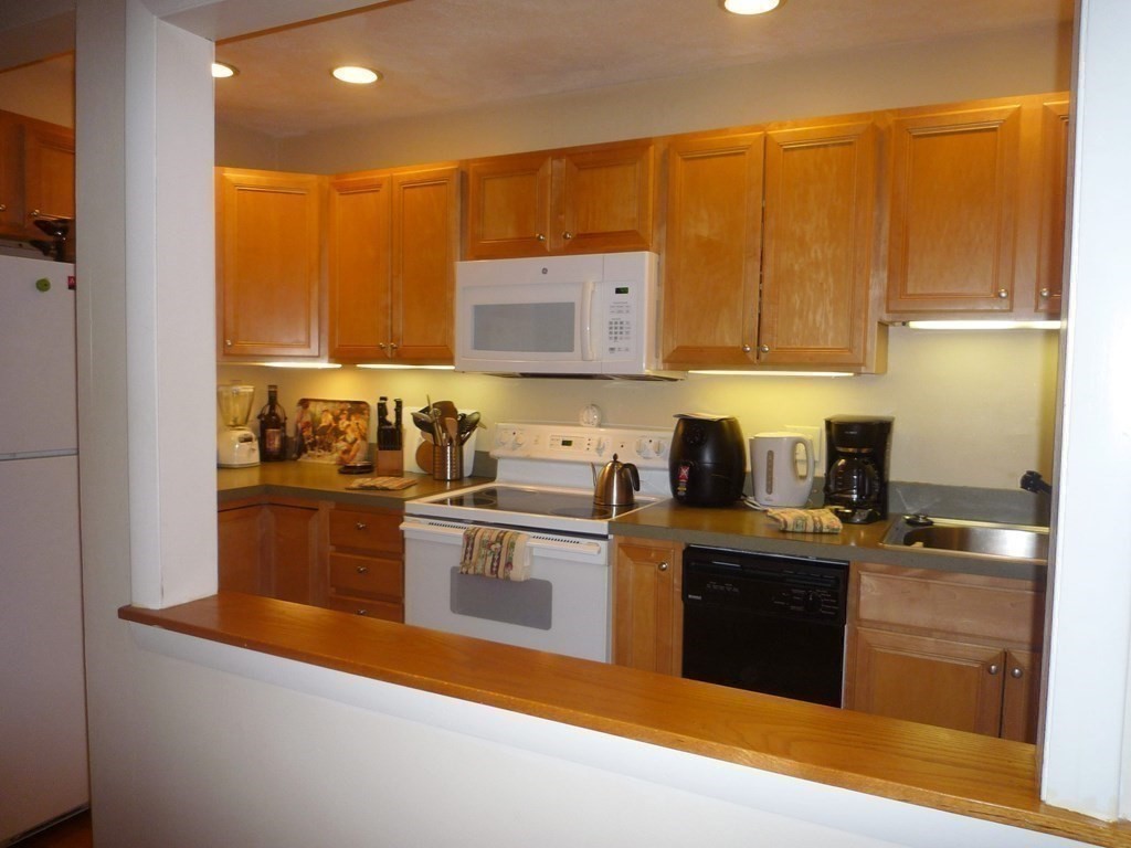 2 bed, 1 bath apartment for rent at 1643 Cambridge St Unit 32, Mid-Cambridge — photo 10 of 23