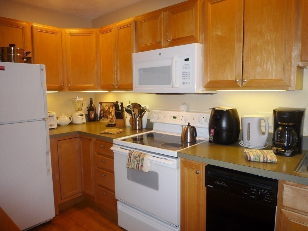 2 bed, 1 bath apartment for rent at 1643 Cambridge St Unit 32, Mid-Cambridge — photo 11 of 23