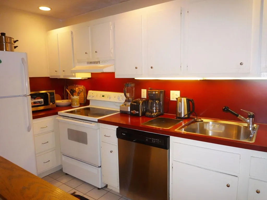 2 bed, 1 bath apartment for rent at 1643 Cambridge St Unit 42, Mid-Cambridge — photo 13 of 26