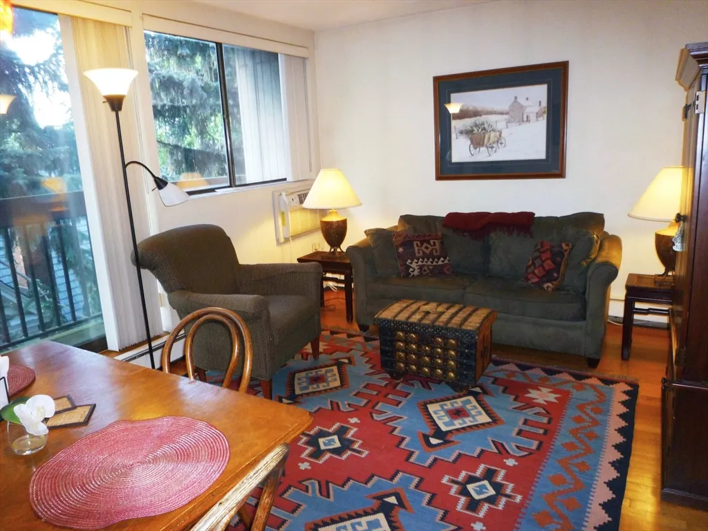 2 bed, 1 bath apartment for rent at 1643 Cambridge St Unit 42, Mid-Cambridge — photo 4 of 26