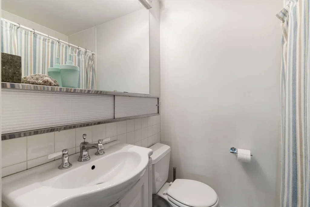 1 bed, 1 bath apartment for rent at 1643 Cambridge St Unit 75, Harvard Square — photo 13 of 17