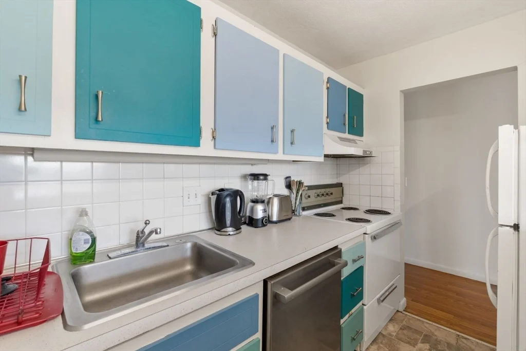 1 bed, 1 bath apartment for rent at 1643 Cambridge St Unit 75, Harvard Square — photo 8 of 17