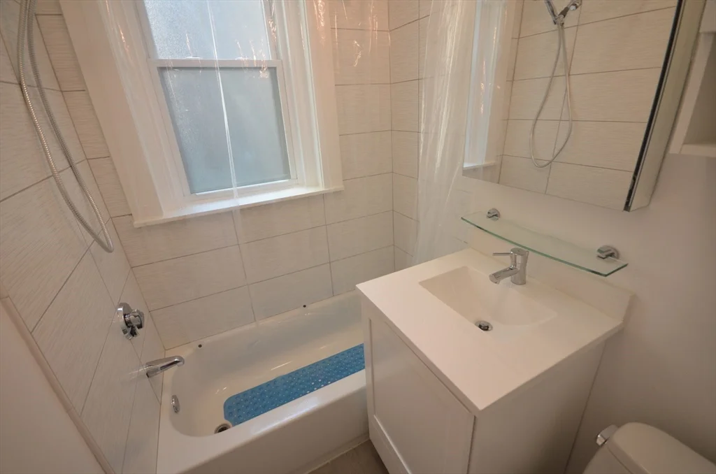 1 bed, 1 bath apartment for rent at 1645 Commonwealth Ave Unit 3, Brighton — photo 9 of 11