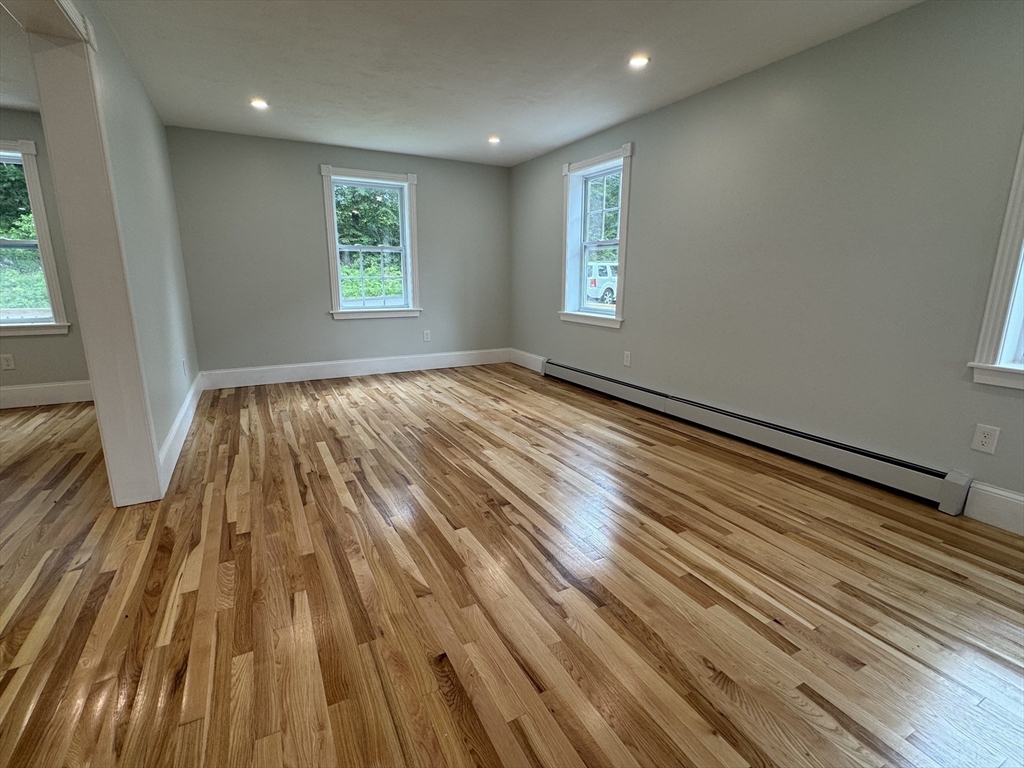 5 bed, 3 bath apartment for rent at 165 Baker St Unit 1, Gardner — photo 6 of 23