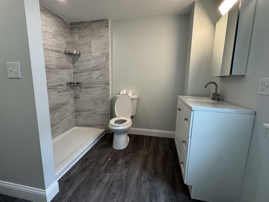 5 bed, 3 bath apartment for rent at 165 Baker St Unit 1, Gardner — photo 5 of 23