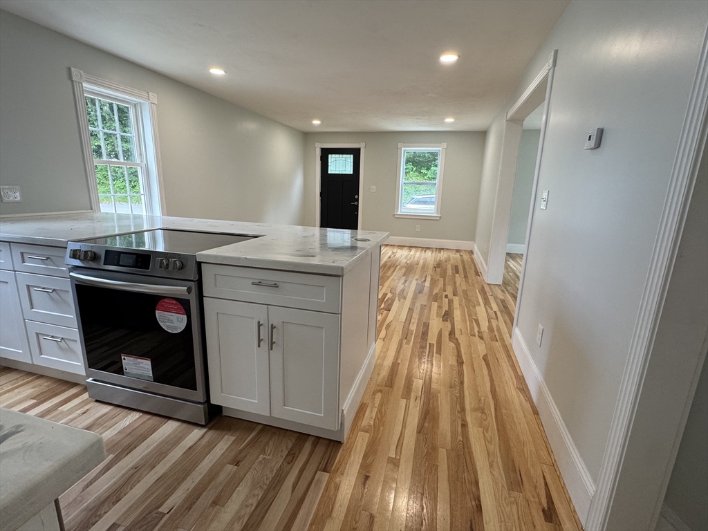 5 bed, 3 bath apartment for rent at 165 Baker St Unit 1, Gardner — photo 2 of 23