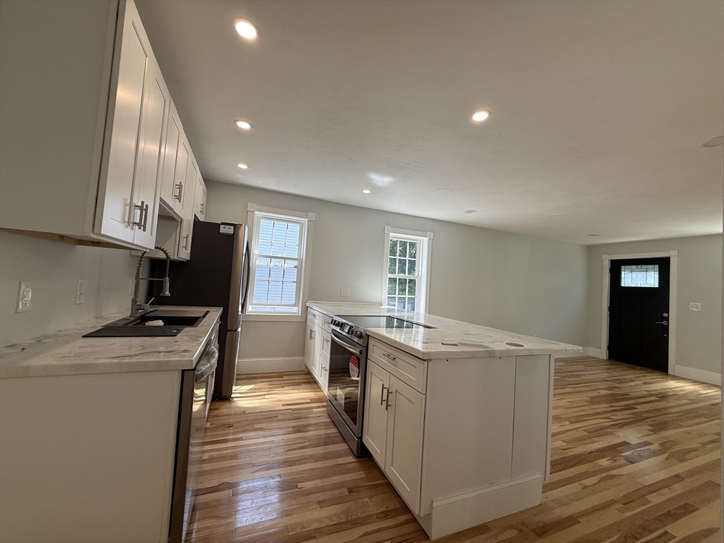 5 bed, 3 bath apartment for rent at 165 Baker St Unit 1, Gardner — photo 3 of 23