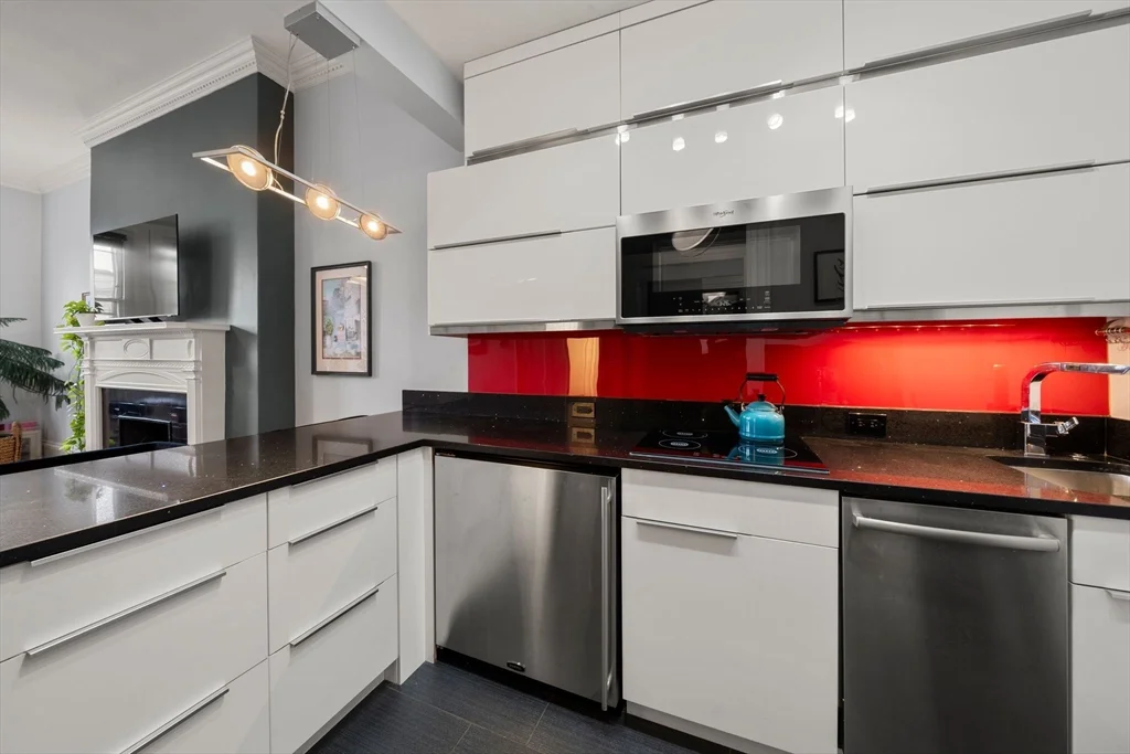 1 bed, 1 bath apartment for rent at 165 Beacon St Unit 8, Back Bay — photo 10 of 25
