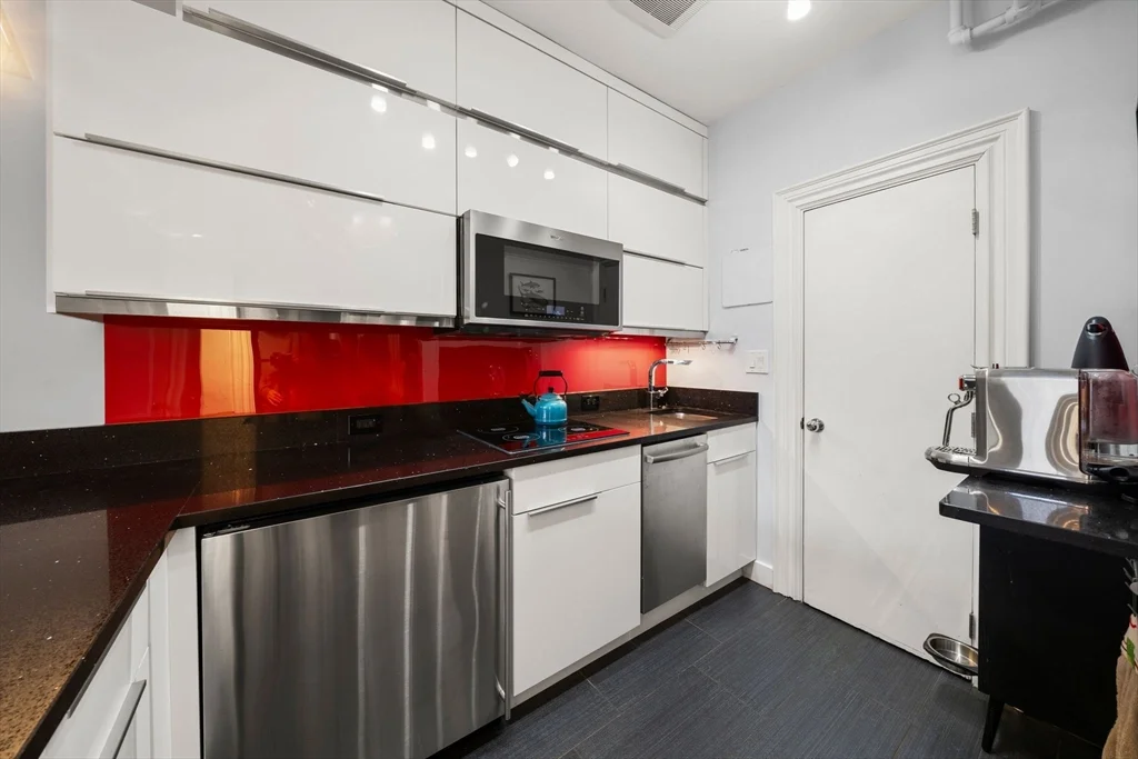 1 bed, 1 bath apartment for rent at 165 Beacon St Unit 8, Back Bay — photo 9 of 25