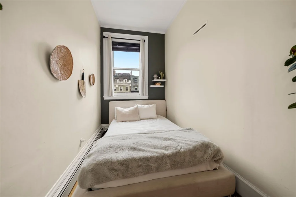 1 bed, 1 bath apartment for rent at 165 Beacon St Unit 8, Back Bay — photo 14 of 25