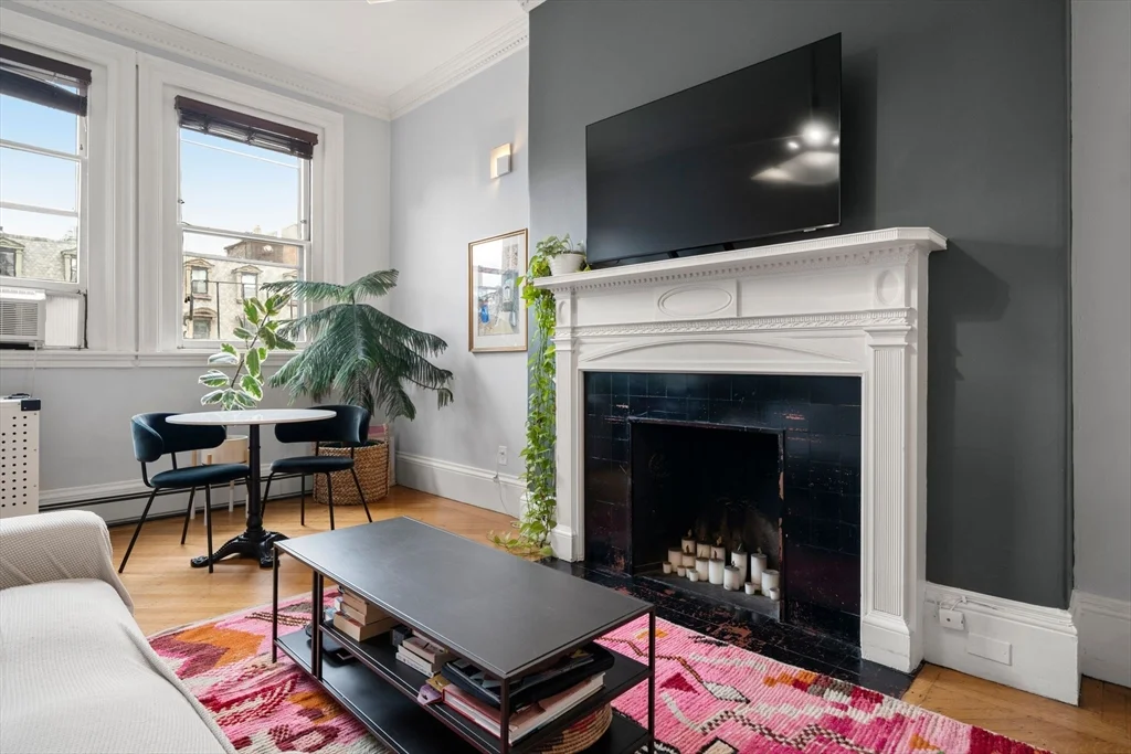 1 bed, 1 bath apartment for rent at 165 Beacon St Unit 8, Back Bay — photo 6 of 25