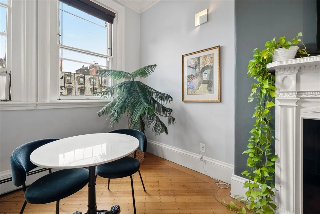 1 bed, 1 bath apartment for rent at 165 Beacon St Unit 8, Back Bay — photo 4 of 25